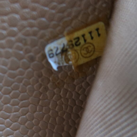 Chanel Classic Quilted Caviar Leather Bifold Wallet Beige with Silver CC Logo - Picture 4 of 14